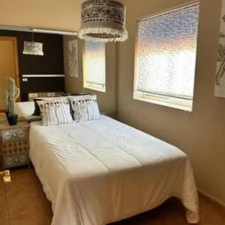 Maravilloso Chalet Con Piscina. بيت للعطل